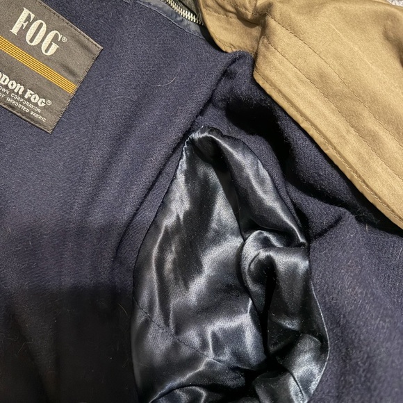 Vintage London Fog Tan Trench Coat - Picture 7 of 7